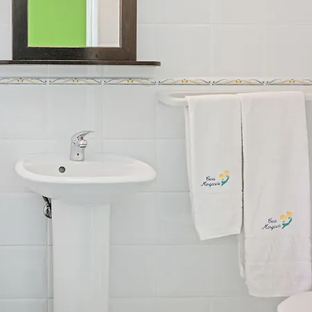 Quartos Malveiro ゲストハウス オデセイシェ